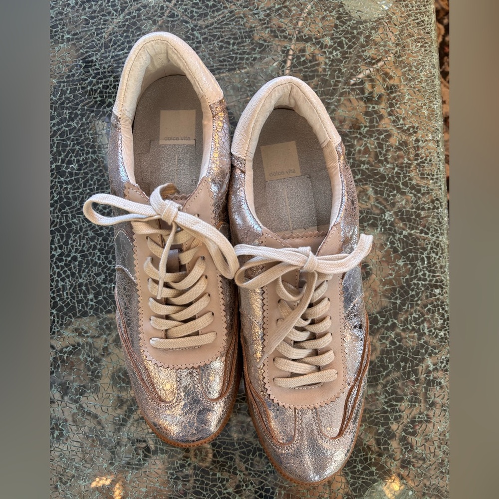 Dolce Vita Mens Metallic Silver Sneakers